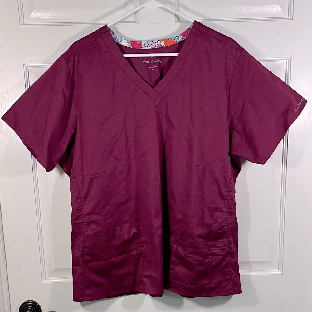Vera Bradley Designer V-Neck Scrub Top Women’s XL Burgundy Spandex for Movement